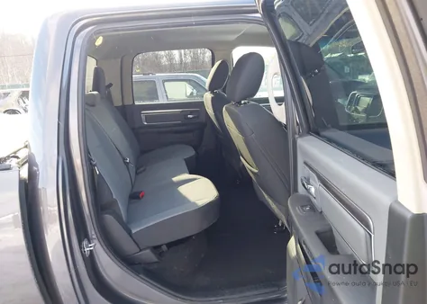 2021 Ram 1500 Classic Slt 4X4 6'4 Box z USA, uszkodzony, nr VIN 1C6RR7TT1MS521743